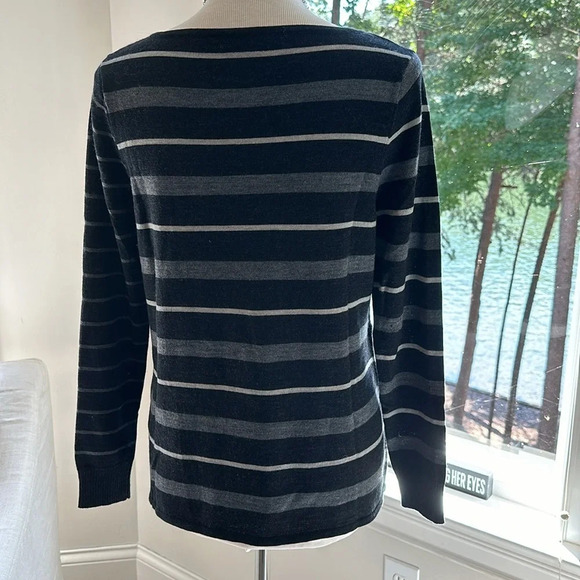 SMARTWOOL Merino Wool Blend V-neck Grey Stripe Sweater, Small, Like New - Picture 4 of 8